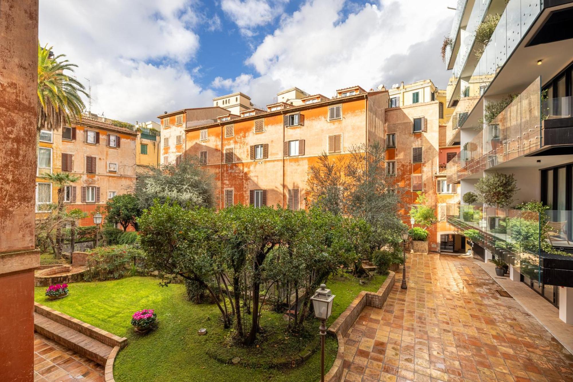 Saturno In Trevi Apartment Rome Exterior photo